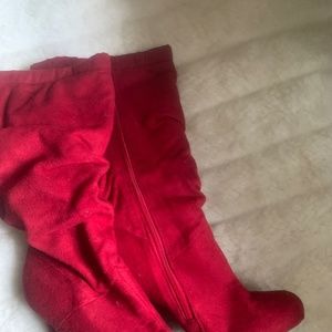 BOOTS RED KNEE HIGH SLOUCH COVERED HEEL SUEDE FAUX SIDE ZIP SIDE 8.5